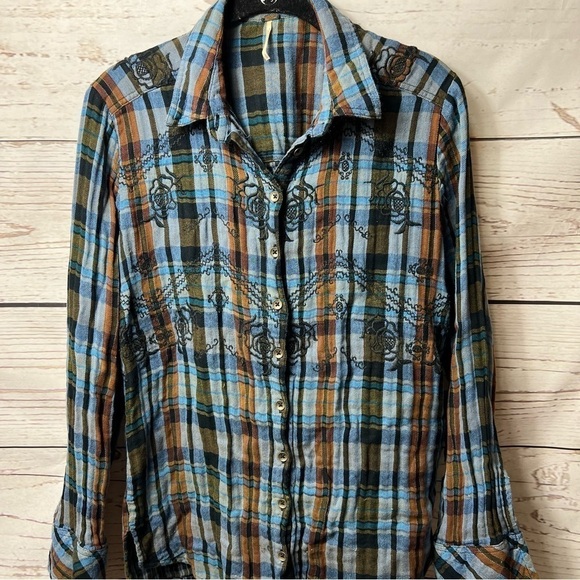 Free People “Magical Plaid" Embroidery Top size Small - Picture 7 of 13